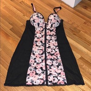 4/$25 - NWOT Marilyn Monroe Unpadded Bra Chemise